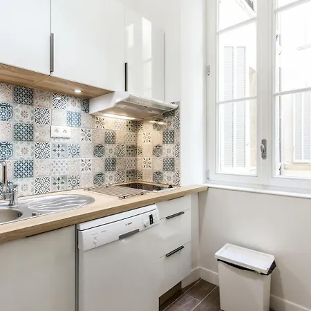 L'escapade Marseillaise T2 Moderne Avec Cuisine Equipee Et A 5 Min Du Vieux-port
